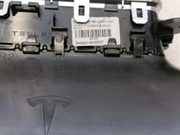 TESLA Tesla Model X 75D Right B Post Air Vent 1052877-00-C Vent Vent Grille — thumbnail 9