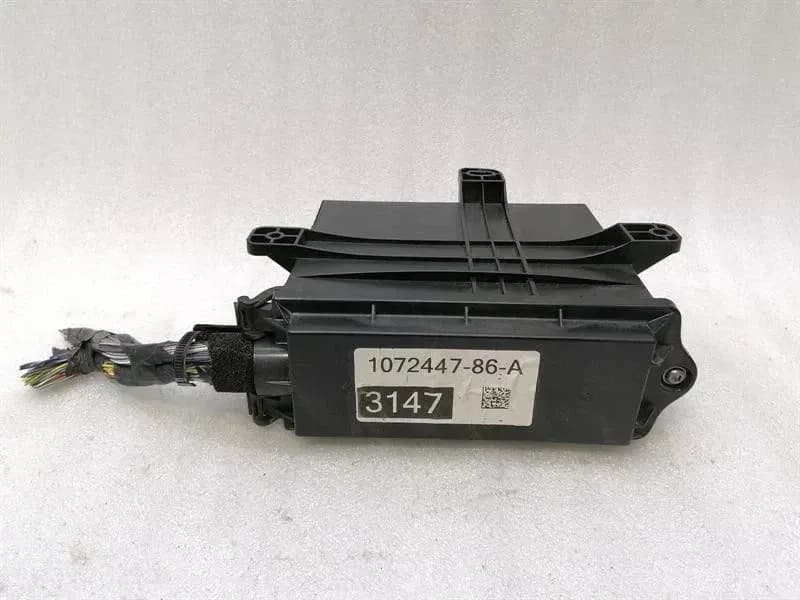 TESLA MODEL X 75D Fuse Box 1034215-00-A Fuse Box THERMAL CONTROLLER