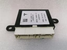 TESLA TESLA MODEL X 75D PDC module 1100308-00-A Steuergerät Park Assist — thumbnail 1