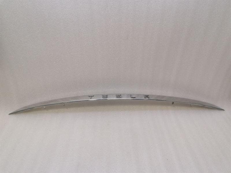 TESLA Tesla Model X 75D Boat Moulding 1035369-00-D Trunk Lid Chrome Moulding Trim