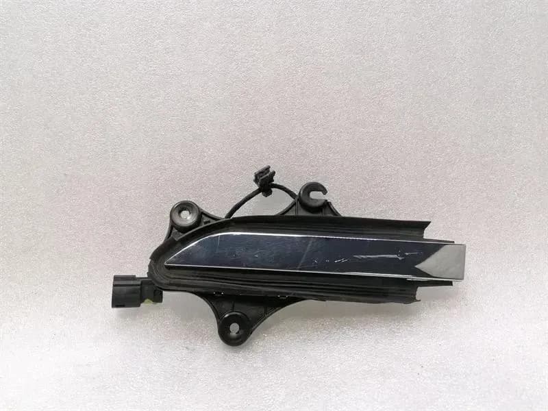 TESLA Tesla Model X 75D door handle rear left 1045157-00-D door handle rear left
