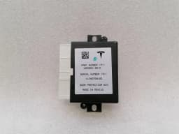 TESLA Tesla Model X 75D Electronic module 1055891-00-D ECU — thumbnail 4