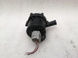 TESLA Tesla Model X 75D Additional Cooling Pump 1054529-00-F Coolant Pump Pump — thumbnail 3