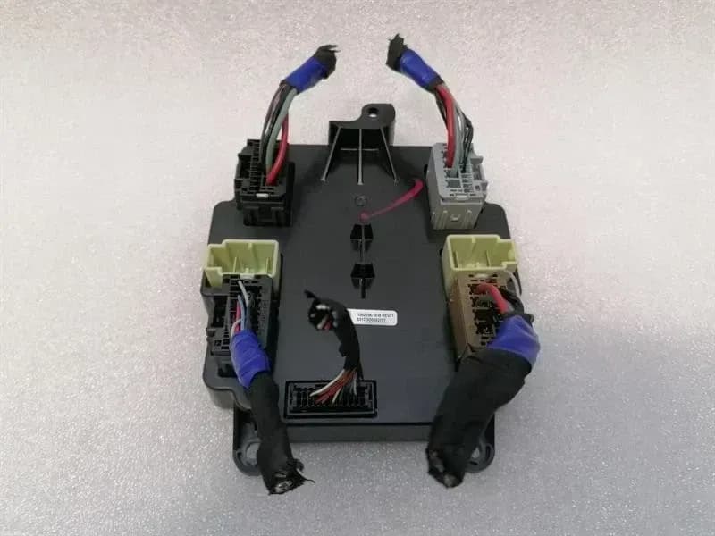 Tesla Model X 75D Falcon Door Control Module 1062056-10-B Door Module Gullwing