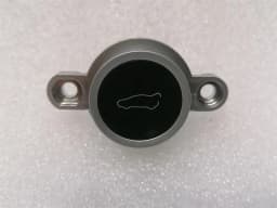 TESLA Tesla Model X 75D Tailgate Boot Switch 1042629-00-B Switch Tailgate — thumbnail 4