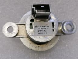 TESLA Tesla Model X 75D Tailgate Boot Switch 1042629-00-B Switch Tailgate — thumbnail 5
