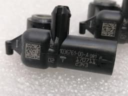 TESLA Tesla Model X 75D Crash Sensor 1036761-00-A Impact Sensor SRS — thumbnail 7