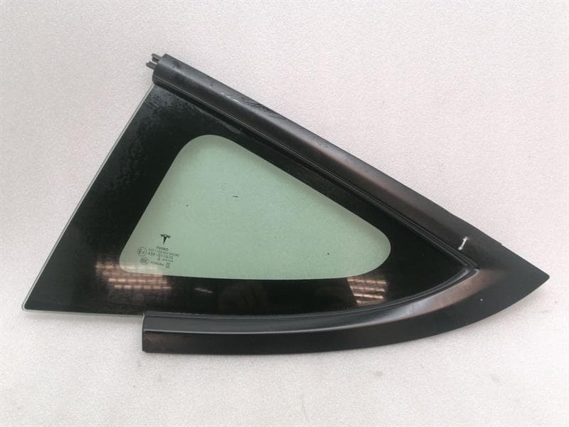 TESLA Tesla Model 3 Long Range Left Rear Glass 1514978-01-D Door Panel 1/4 Rear Left
