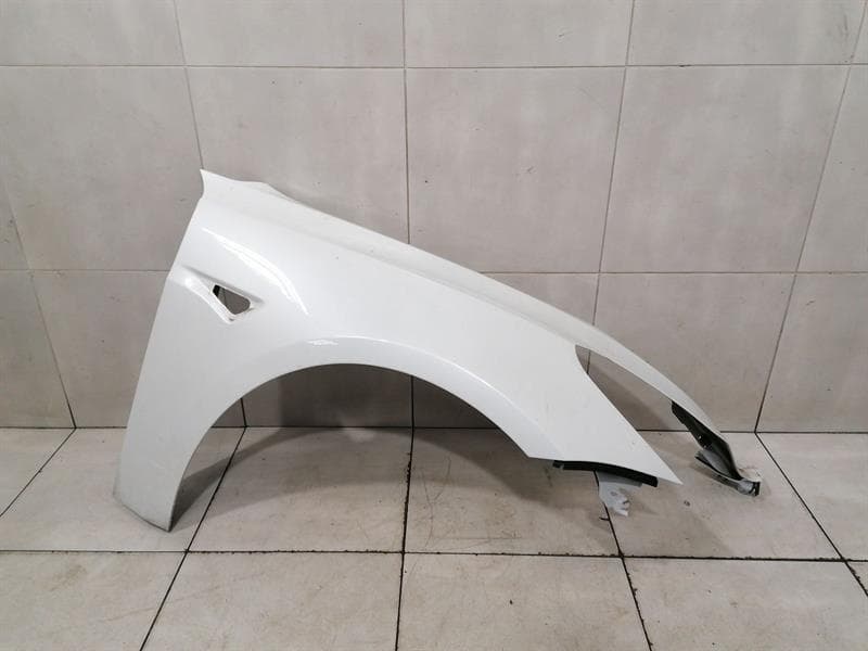TESLA Tesla Model 3 Long Range Right Wing 1081400-E0-D Front Right Fender FAULTY