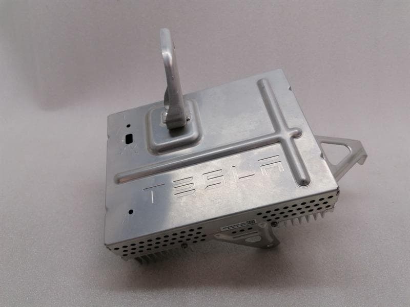 TESLA Tesla Model 3 Long Range Amplifier 1079748-00-E Amp