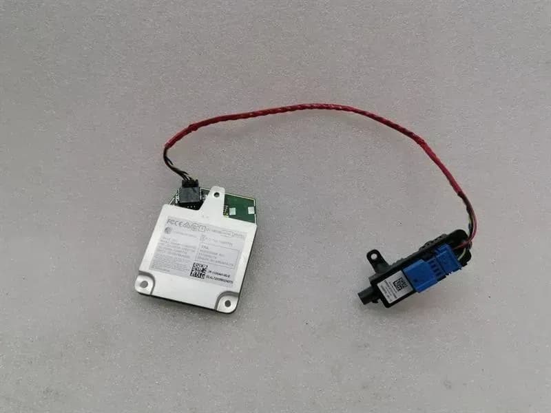 Tesla Model 3 Long Range Left B Post Camera 1100441-00-E Left B Pillar Camera