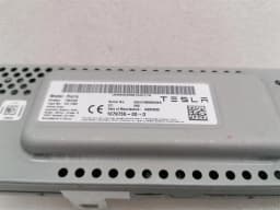 TESLA TESLA MODEL 3 LONG RANGE Electronic module 1079755-00-D ECU TUNER FM — thumbnail 2