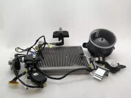 TESLA Tesla Model S 100D Heater Motor Heater Blower RHD RIGHT HAND DRIVE — thumbnail 1