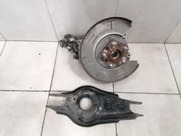TESLA Tesla Model 3 Long Range Left Rear Hub 1044411-00-G Wheel Bearing Housing Rear Left — thumbnail 1