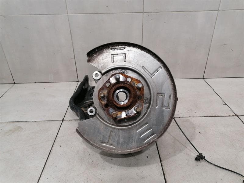 TESLA Tesla Model 3 Long Range Right Rear Hub 1044416-00-G Rear Wheel Bearing Housing