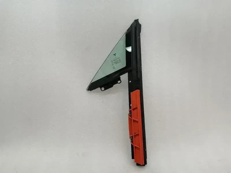 Tesla Model S 100D Left Front 1/4 Glass 1821299-00-A Door Panel 1/4 Front Left