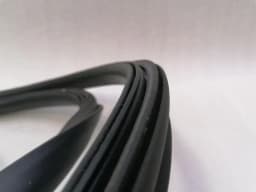 TESLA Tesla Model S 100D Boot Lid Seal 6009582-00-F Boot Lid Gaskets — thumbnail 5