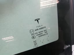 TESLA Tesla Model S Right Rear Quarter Glass 1051821-00-E Door Window 1⁄4 Rear Right — thumbnail 2