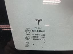 TESLA Tesla Model S 100D Left Rear Quarter Glass 1051820-00-E Door Window 1⁄4 Rear Link — thumbnail 3