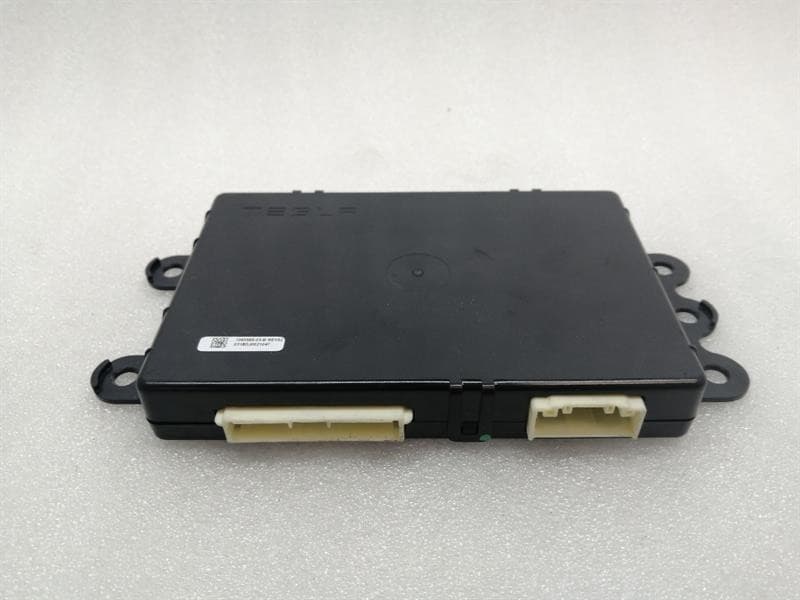 TESLA Tesla Model S 100D Electronic module 1060989-03-B ECU AIR SUSPENSION