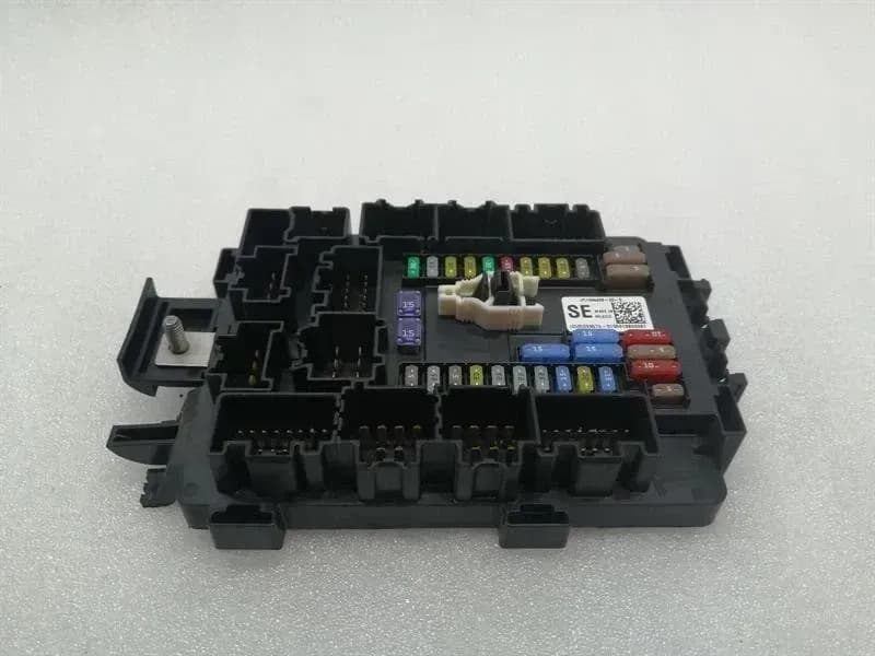 TESLA Tesla Model S 100D Fuse Box 1094409-00-E Fuse Box