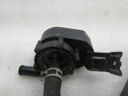 TESLA Tesla Model S 100D Additional Cooling Pump 1057235-00-G Coolant Pump Pump — thumbnail 9