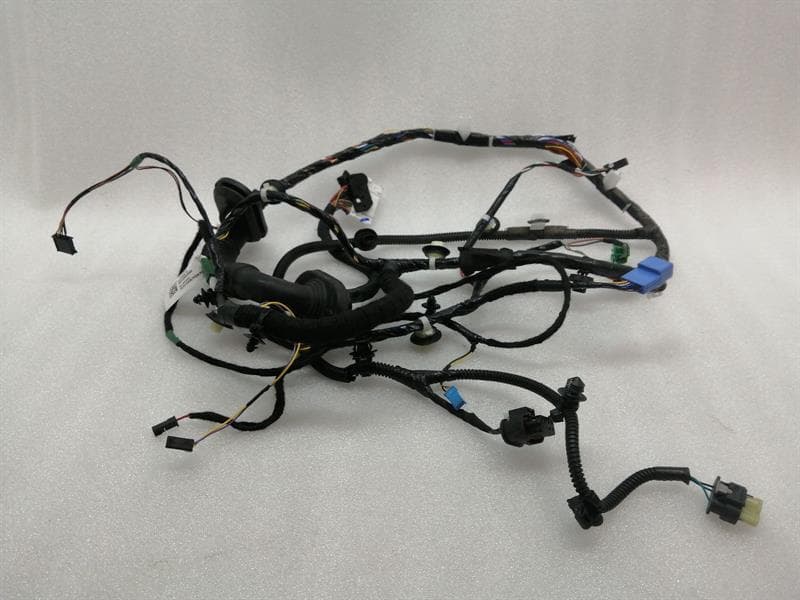 Tesla Model 3 Driver Door Wiring 3067963-02-C Driver Door Harness