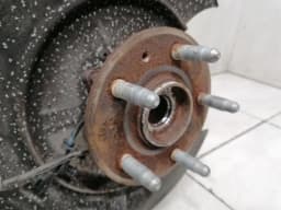 TESLA Tesla Model S 100D Left Rear Hub 1058539-00-B Wheel Bearing Housing Rear Left — thumbnail 4