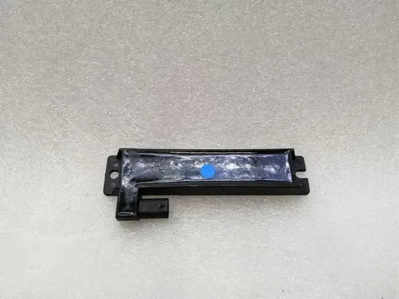 Tesla Model X P100D Aerial / Antenna 1043129-00-B Antenna