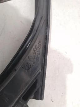 TESLA Tesla Model X P100D FLH Door Seal 1032147-00-C Door Seals Front Left — thumbnail 2
