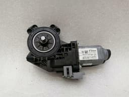 TESLA Tesla Model X P100D FRH Door Window Motor 402772D Power Window Motor Front Right — thumbnail 4