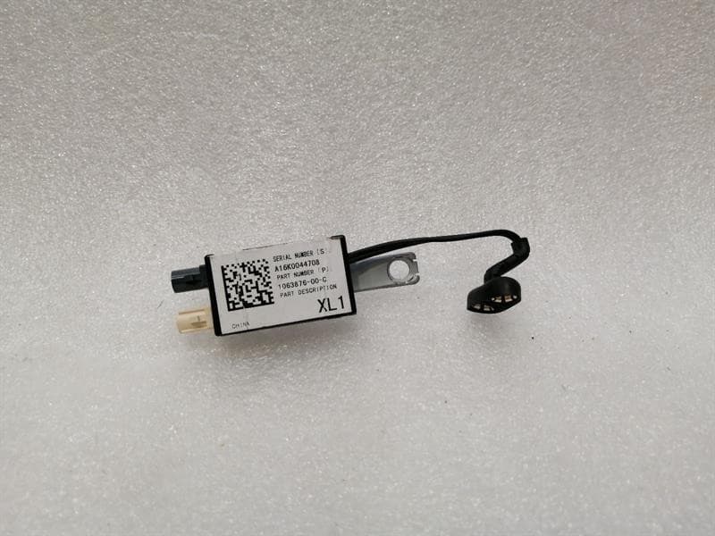 TESLA Tesla Model X P100D Aerial / Antenna 1063876-00-C Antenna Aerial Amplifier