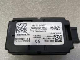 TESLA Tesla Model X TPMS Tyre Pressure Module 1034601-00-B ECU Tyre Pressure — thumbnail 2