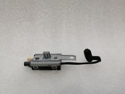 TESLA Tesla Model X P100D Aerial / Antenna 1063876-00-C Antenna Aerial Amplifier — thumbnail 3