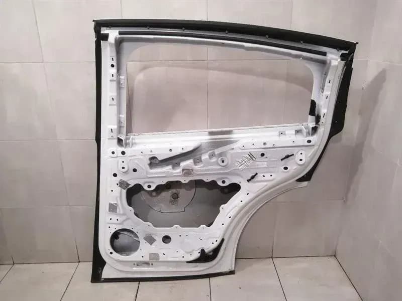TESLA Tesla Model X P100D Right Rear Door 1069538-E0-A Door Rear Right