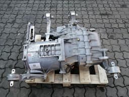 PORSCHE 2020 Porsche Taycan 9J EBF 9J1901153B MOTOR REAR ELECTRIC REAR DRIVE ENGINE 4S — thumbnail 2