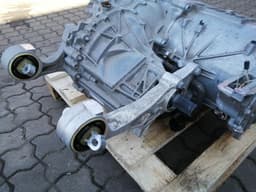 PORSCHE 2020 Porsche Taycan 9J EBF 9J1901153B MOTOR REAR ELECTRIC REAR DRIVE ENGINE 4S — thumbnail 6