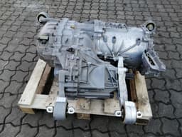 PORSCHE 2020 Porsche Taycan 9J EBF 9J1901153B MOTOR REAR ELECTRIC REAR DRIVE ENGINE 4S — thumbnail 3