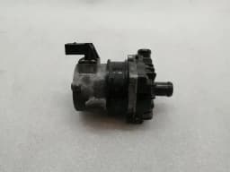 PORSCHE Porsche Taycan 9J additional cooling pump 9J1965567D coolant pump pump — thumbnail 1