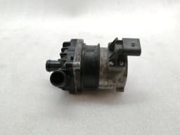 PORSCHE Porsche Taycan 9J additional cooling pump 9J1965567D coolant pump pump — thumbnail 3