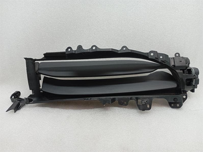 PORSCHE Porsche Taycan 9J 9J1121753C radiator grille shutter FAULTY