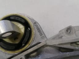 PORSCHE Porsche Taycan 9J engine mount 9J1399111D engine mount — thumbnail 2