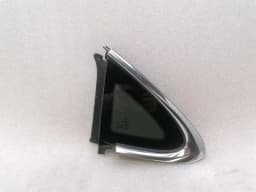 PORSCHE Porsche Taycan 9J Left Rear 1/4 Glass 9J1845297R Door Glass 1/4 Rear LH — thumbnail 6