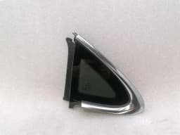 PORSCHE Porsche Taycan 9J Left Rear 1/4 Glass 9J1845297R Door Glass 1/4 Rear LH — thumbnail 1