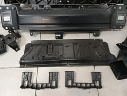 PORSCHE Porsche Taycan 9J front end clip 9J0805241 lock carrier front mask — thumbnail 3