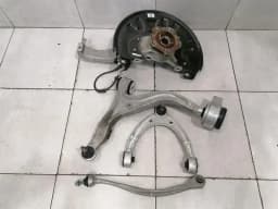 PORSCHE Porsche Taycan 9J Left Front Hub 9J1407245B Wheel Bearing Housing Front Left — thumbnail 1