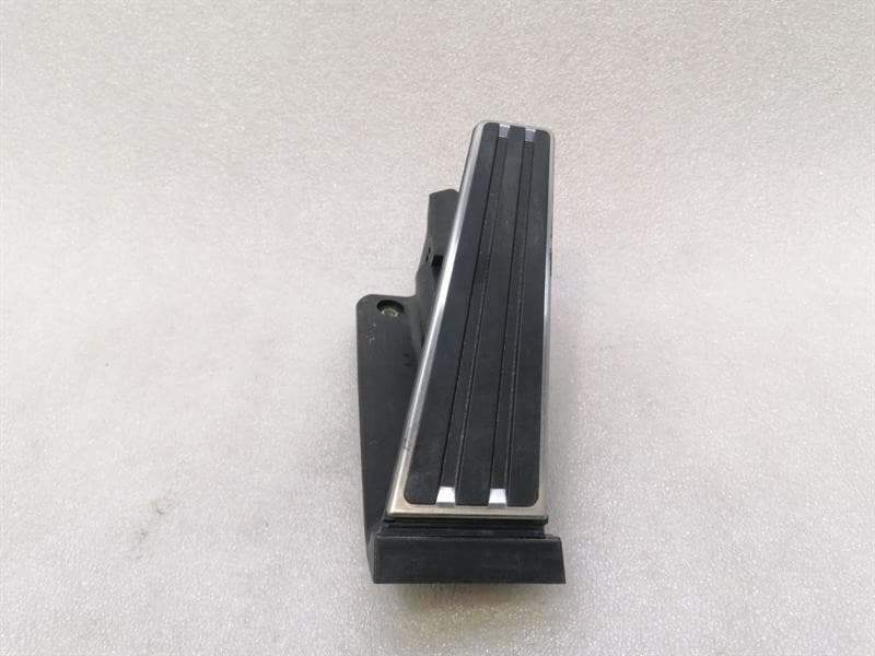 Porsche Taycan 9J Throttle Pedal (Electrical) 992723507 Throttle