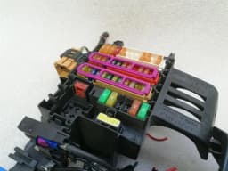 PORSCHE Porsche Taycan 9J Fuse Box 9J1937592A Fuse Box — thumbnail 3