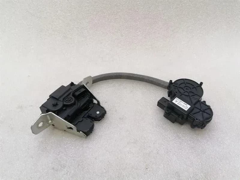 PORSCHE Porsche Taycan 9J boot lock 9J1827447 tailgate lock 9j1827888