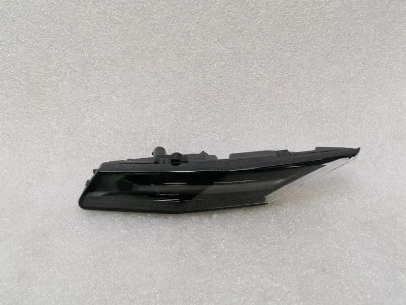 PORSCHE Porsche Taycan 9J Left Indicator 9J1953041D Side Indicator Left Faulty